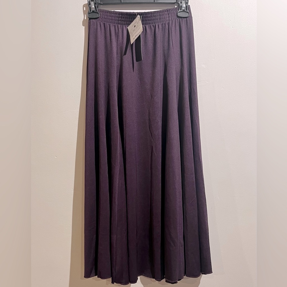 NWT SO DANCA Adult Flare Skirt , Dark Purple Size Small